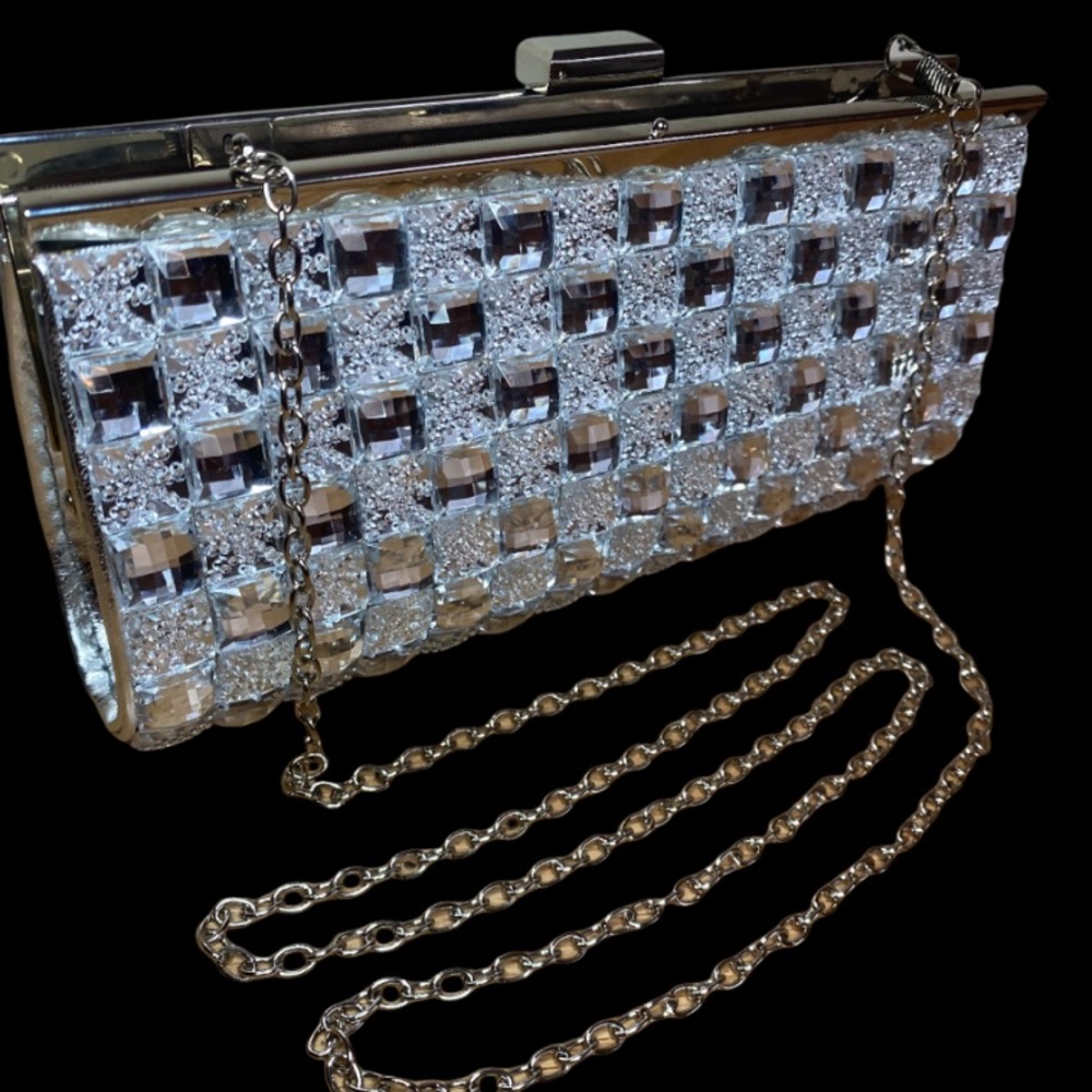 ❤️Beautiful blinged out clutch, for special occasions. NWOT